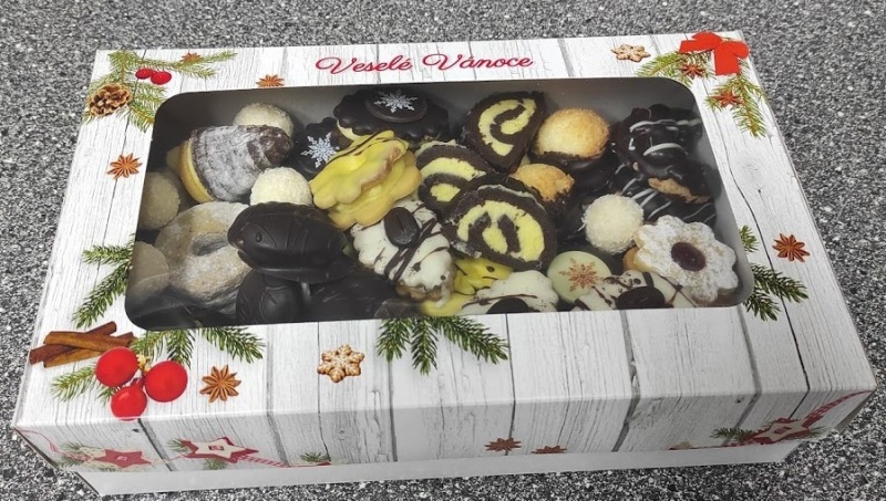 Vánoční krabička "České vánoce" s průhledným okénkem na 1 kg cukroví 25x15x7 cm