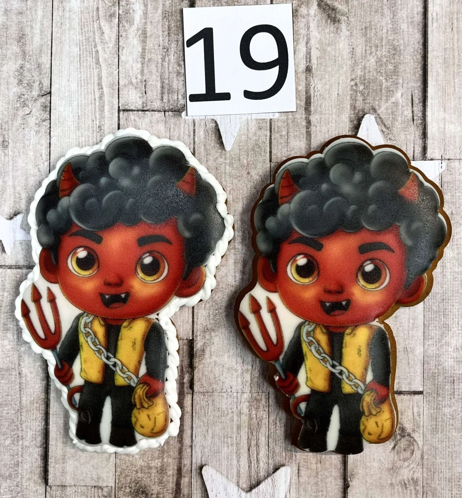 Fondánový list s výřezem: Čert – 11×6,5 cm