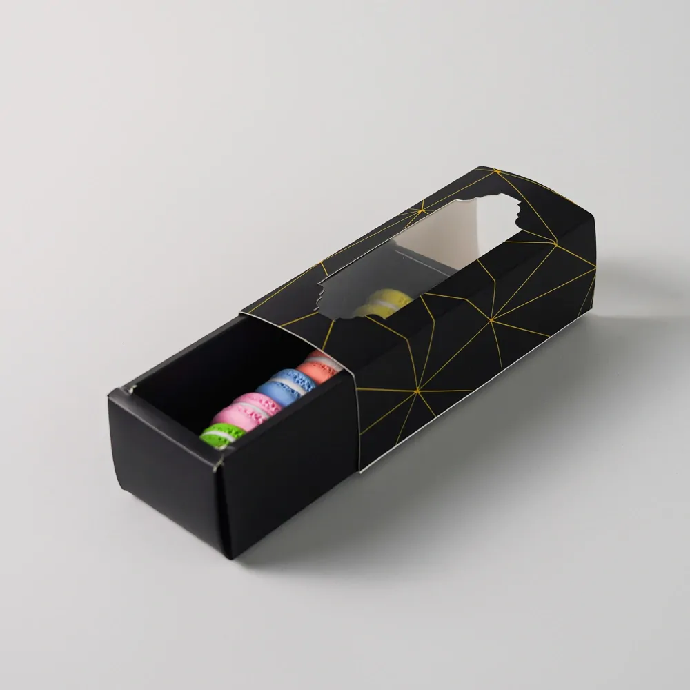 Krabička na makronky černá se zlatým rámečkem na 5 ks  15,5x6,5x5,2 cm