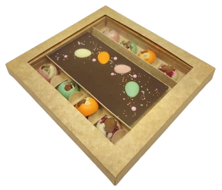  Dárková krabička přírodní na 8 ks pralinek  a čokoládu    20,5x19x2 cm 