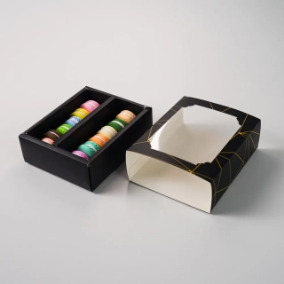 Krabička na makronky černá se zlatým rámečkem na 10 ks 15,5x12,5x5,2 cm